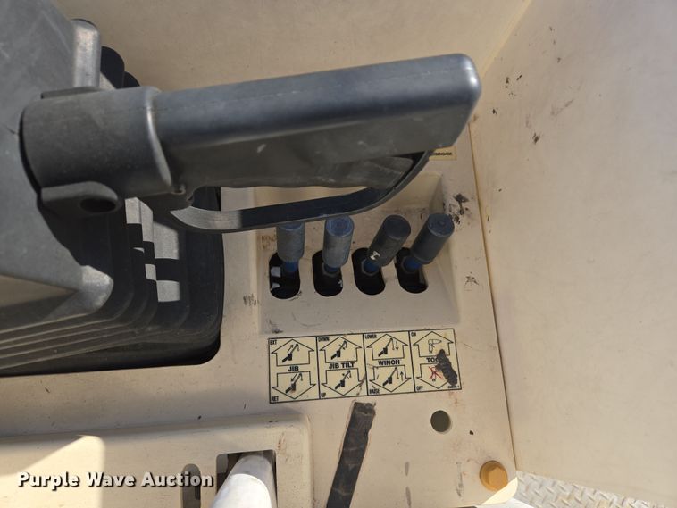 image for item DS5355 2010 Ford F550 Super Duty XLT bucket truck