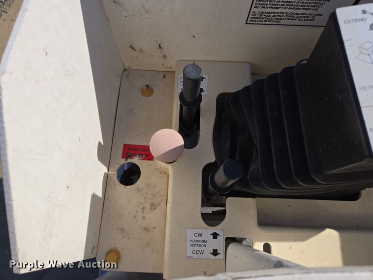 image for item DS5355 2010 Ford F550 Super Duty XLT bucket truck