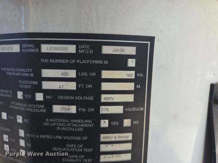 image for item DS5355 2010 Ford F550 Super Duty XLT bucket truck