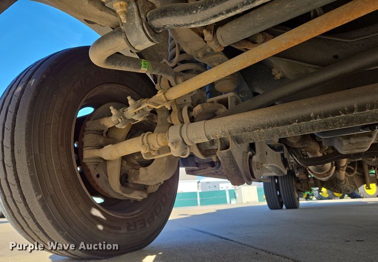 image for item DS5355 2010 Ford F550 Super Duty XLT bucket truck