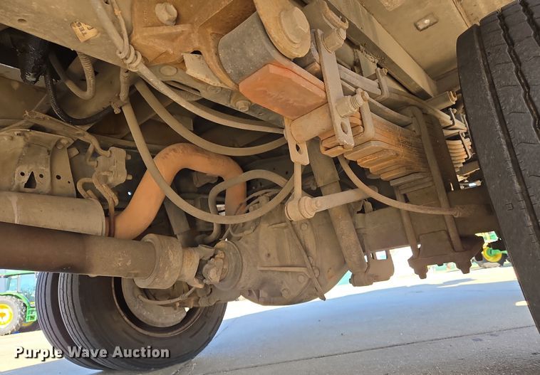 image for item DS5355 2010 Ford F550 Super Duty XLT bucket truck