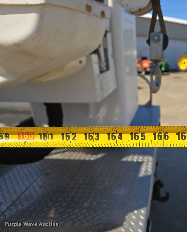 image for item DS5355 2010 Ford F550 Super Duty XLT bucket truck