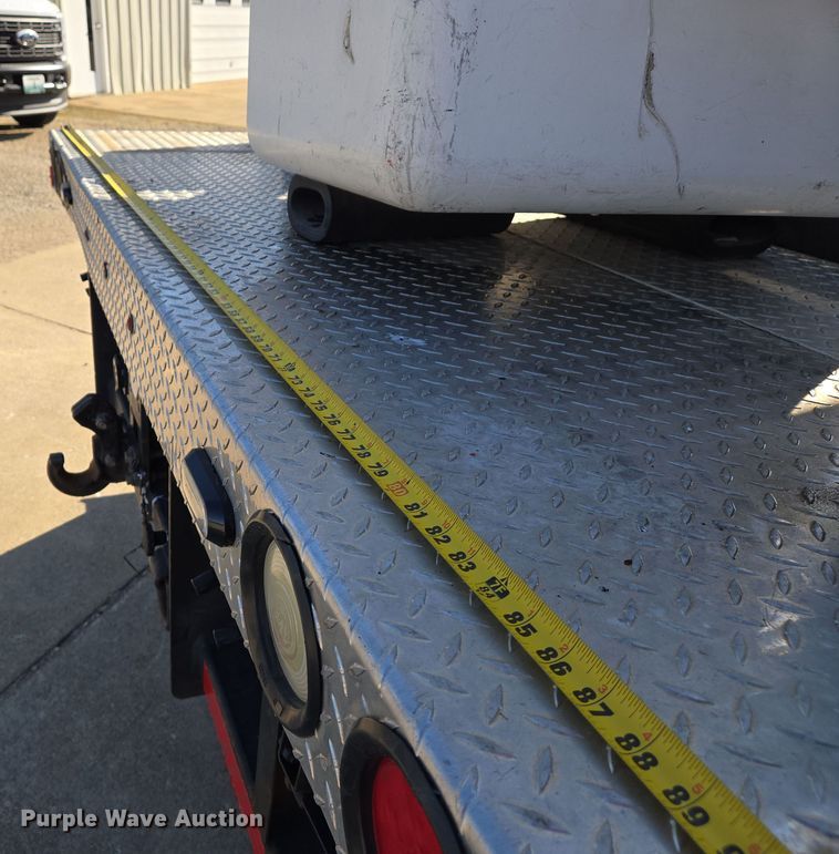 image for item DS5355 2010 Ford F550 Super Duty XLT bucket truck