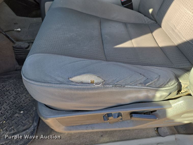 image for item DS5355 2010 Ford F550 Super Duty XLT bucket truck