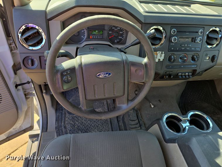 image for item DS5355 2010 Ford F550 Super Duty XLT bucket truck