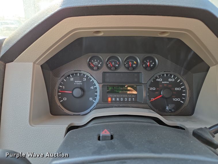 image for item DS5355 2010 Ford F550 Super Duty XLT bucket truck