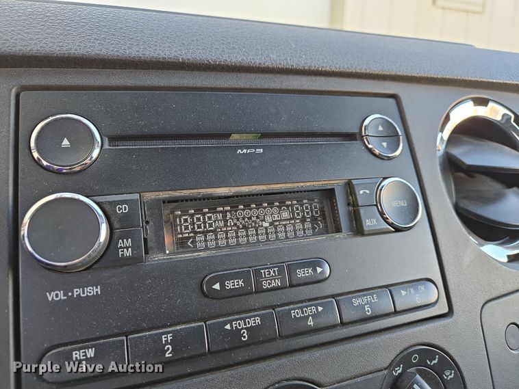 image for item DS5355 2010 Ford F550 Super Duty XLT bucket truck