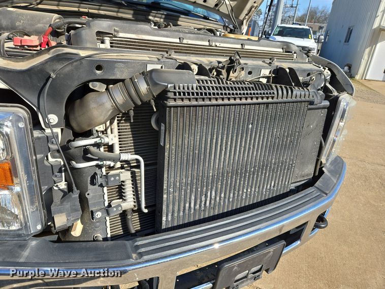 image for item DS5355 2010 Ford F550 Super Duty XLT bucket truck