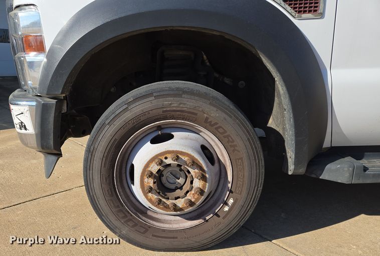 image for item DS5355 2010 Ford F550 Super Duty XLT bucket truck