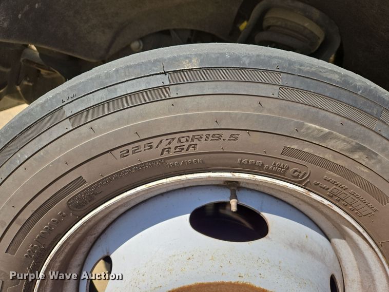 image for item DS5355 2010 Ford F550 Super Duty XLT bucket truck