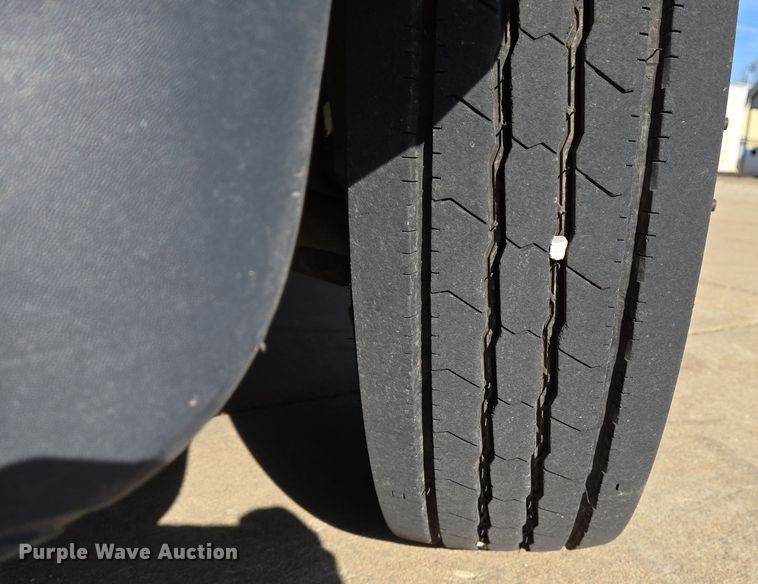 image for item DS5355 2010 Ford F550 Super Duty XLT bucket truck