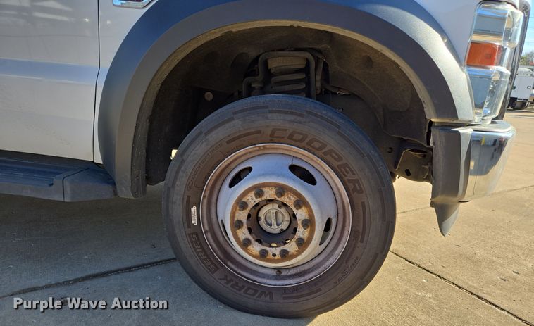 image for item DS5355 2010 Ford F550 Super Duty XLT bucket truck