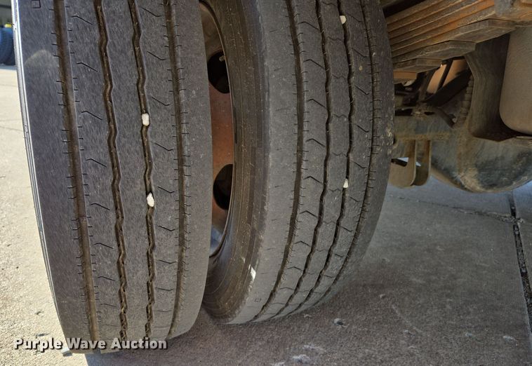 image for item DS5355 2010 Ford F550 Super Duty XLT bucket truck