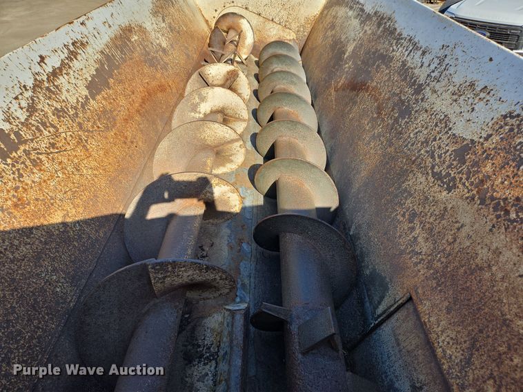 image for item DS5356 1990 GMC TopKick manure spreader truck