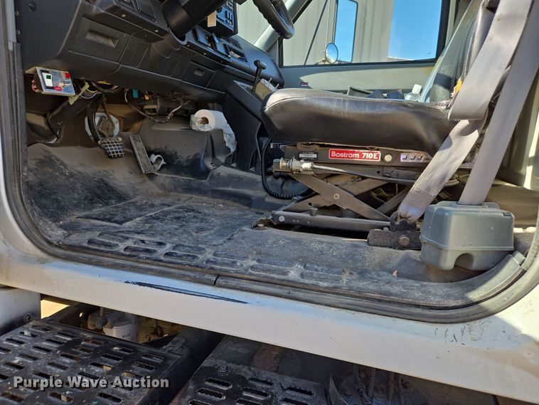 image for item DS5356 1990 GMC TopKick manure spreader truck