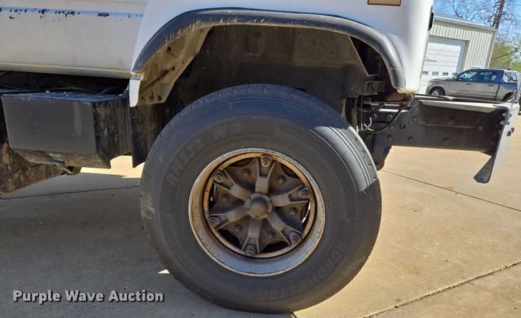 image for item DS5356 1990 GMC TopKick manure spreader truck