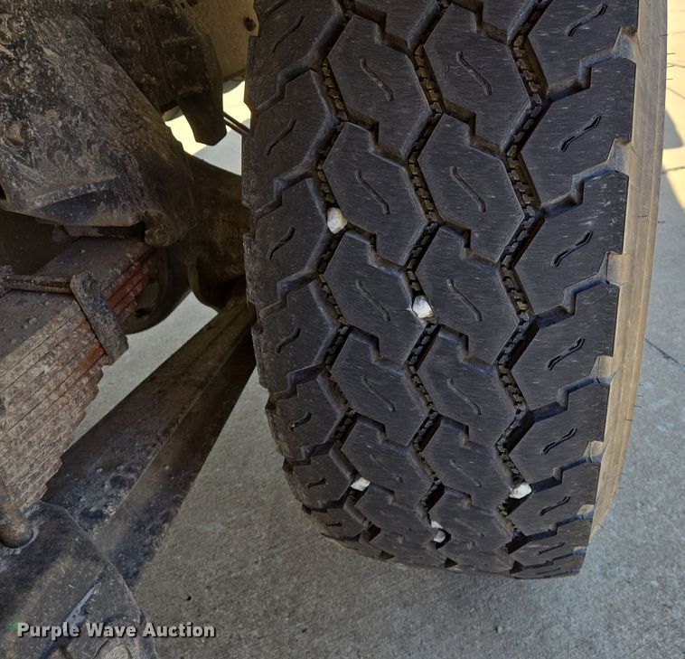 image for item DS5356 1990 GMC TopKick manure spreader truck