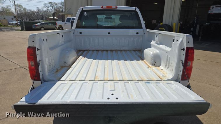 image for item DS5357 2011 Chevrolet Silverado 1500 Ext. Cab pickup truck