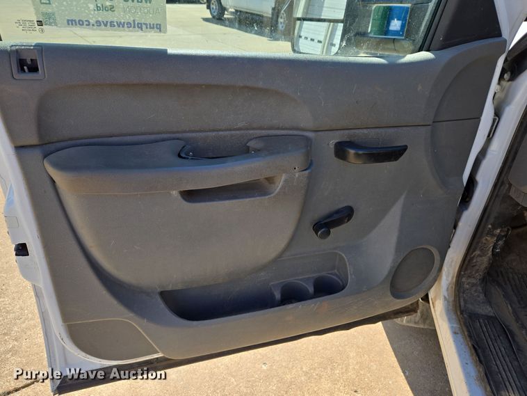 image for item DS5357 2011 Chevrolet Silverado 1500 Ext. Cab pickup truck