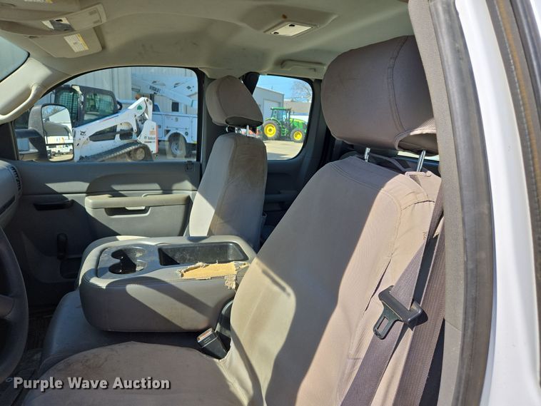 image for item DS5357 2011 Chevrolet Silverado 1500 Ext. Cab pickup truck