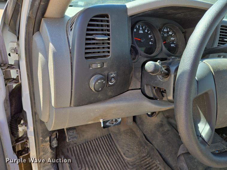 image for item DS5357 2011 Chevrolet Silverado 1500 Ext. Cab pickup truck