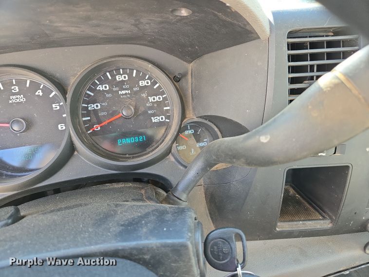 image for item DS5357 2011 Chevrolet Silverado 1500 Ext. Cab pickup truck