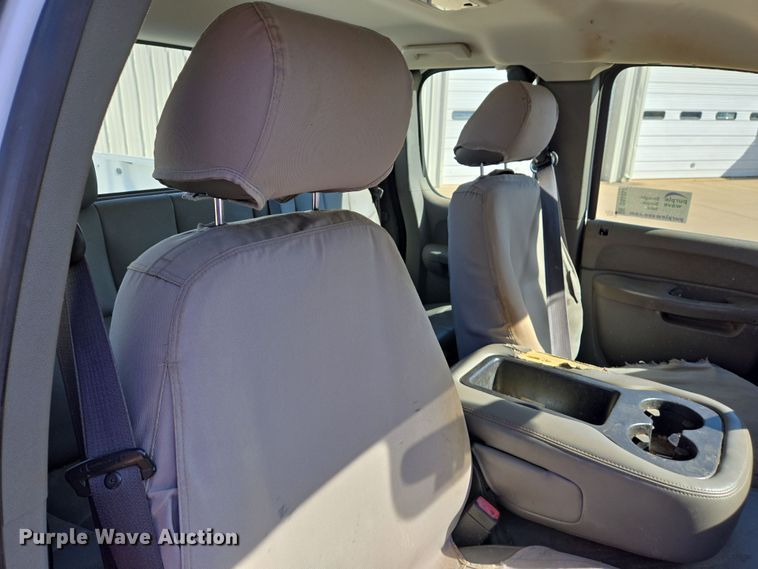 image for item DS5357 2011 Chevrolet Silverado 1500 Ext. Cab pickup truck