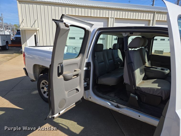 image for item DS5357 2011 Chevrolet Silverado 1500 Ext. Cab pickup truck