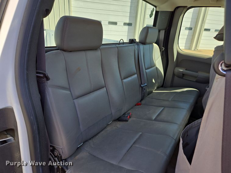 image for item DS5357 2011 Chevrolet Silverado 1500 Ext. Cab pickup truck