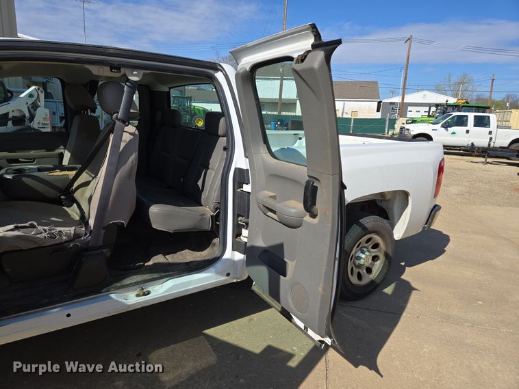 image for item DS5357 2011 Chevrolet Silverado 1500 Ext. Cab pickup truck