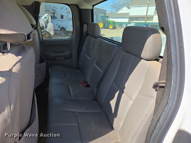 image for item DS5357 2011 Chevrolet Silverado 1500 Ext. Cab pickup truck