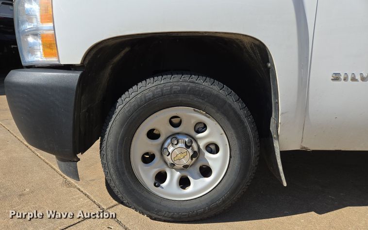 image for item DS5357 2011 Chevrolet Silverado 1500 Ext. Cab pickup truck