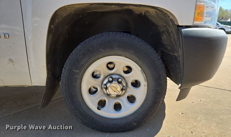 image for item DS5357 2011 Chevrolet Silverado 1500 Ext. Cab pickup truck