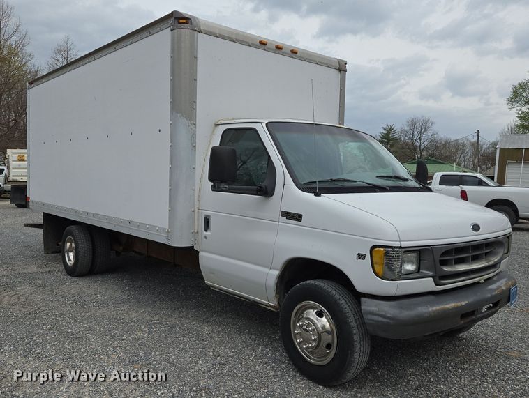 image for item DS5364 2000 Ford E350 Super Duty box truck