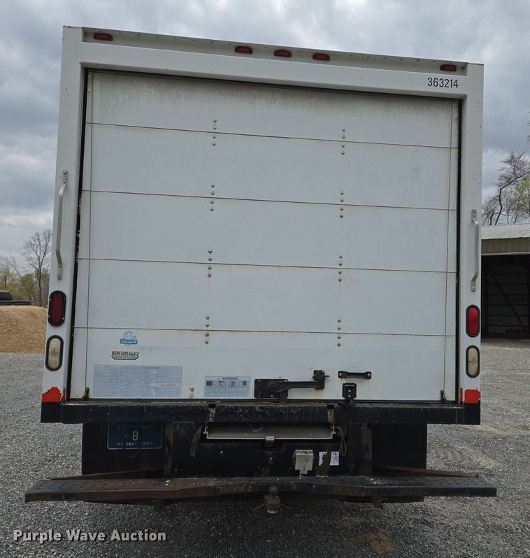 image for item DS5364 2000 Ford E350 Super Duty box truck