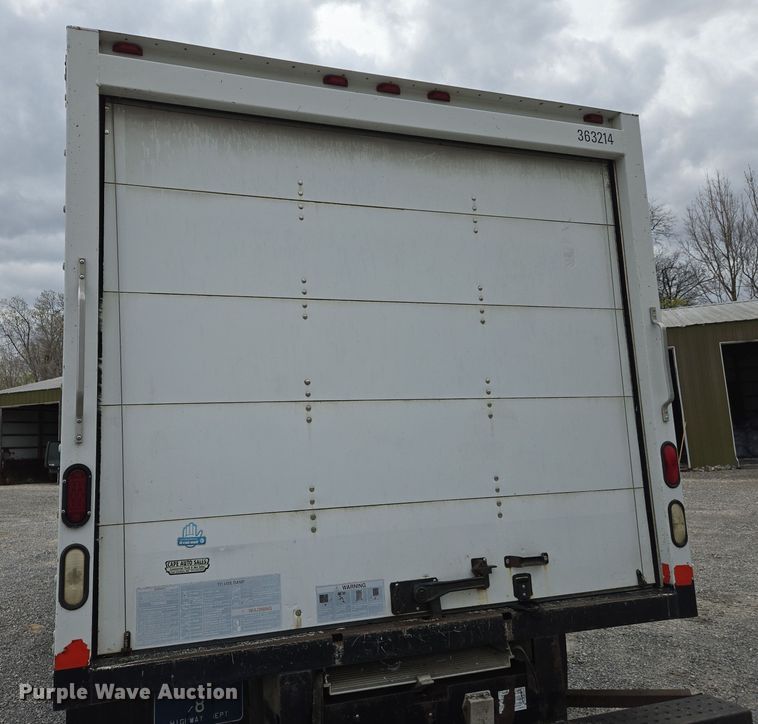 image for item DS5364 2000 Ford E350 Super Duty box truck