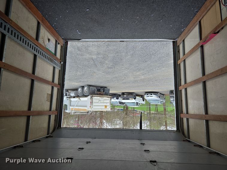 image for item DS5364 2000 Ford E350 Super Duty box truck