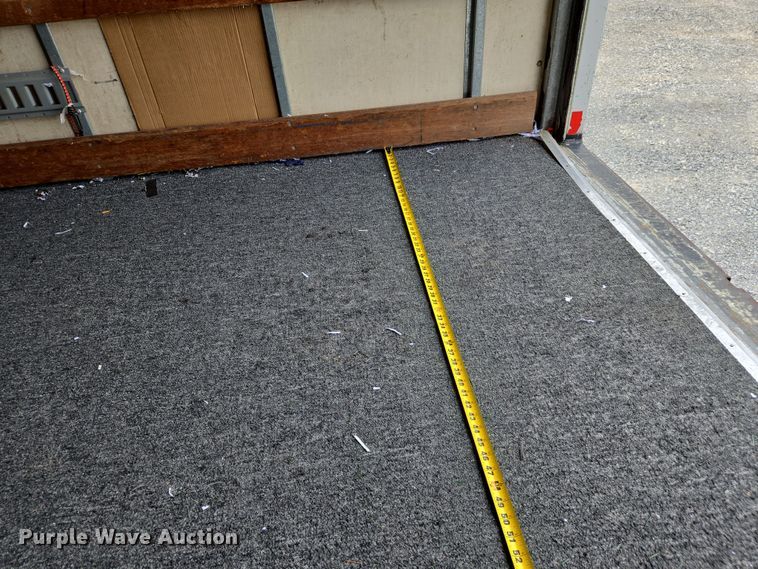 image for item DS5364 2000 Ford E350 Super Duty box truck