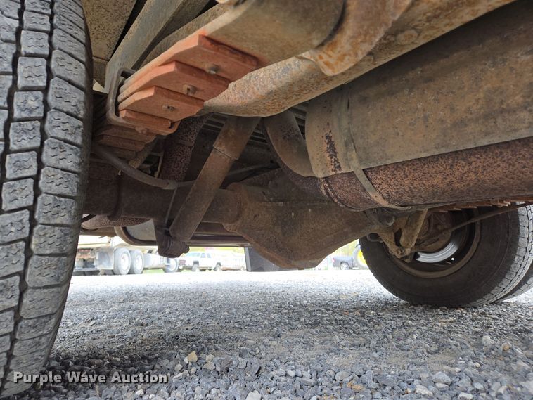 image for item DS5364 2000 Ford E350 Super Duty box truck