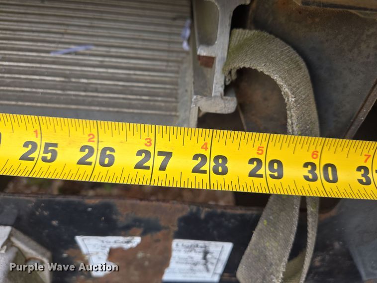 image for item DS5364 2000 Ford E350 Super Duty box truck