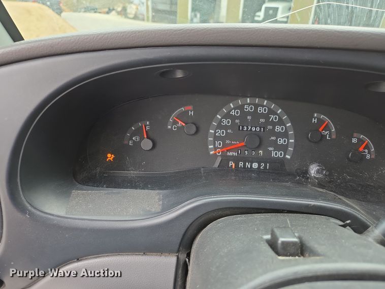 image for item DS5364 2000 Ford E350 Super Duty box truck