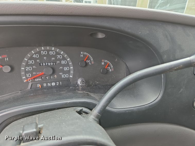 image for item DS5364 2000 Ford E350 Super Duty box truck