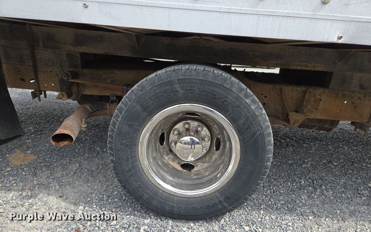 image for item DS5364 2000 Ford E350 Super Duty box truck