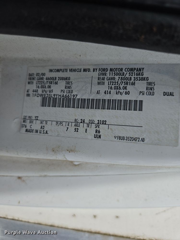 image for item DS5364 2000 Ford E350 Super Duty box truck