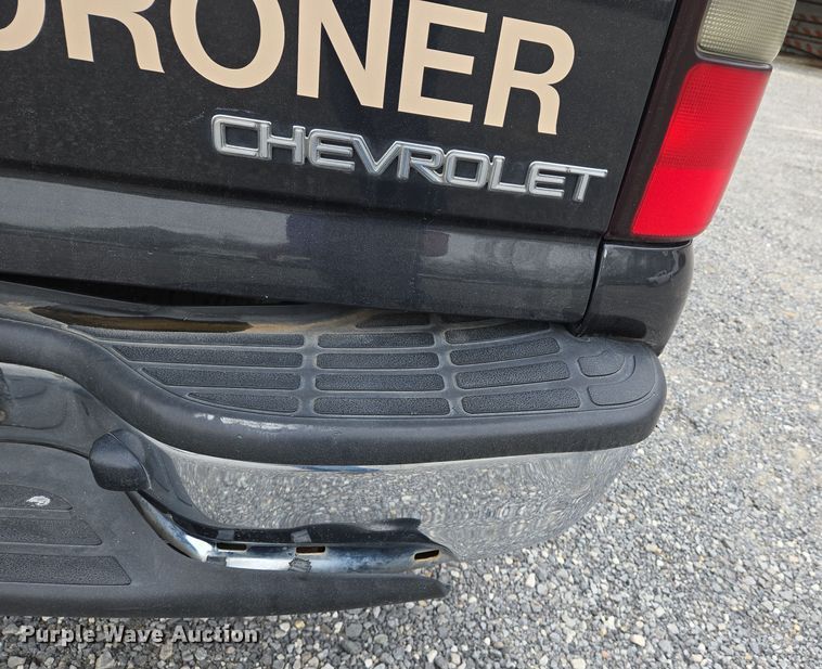 image for item DS5369 2005 Chevrolet Suburban Police SUV