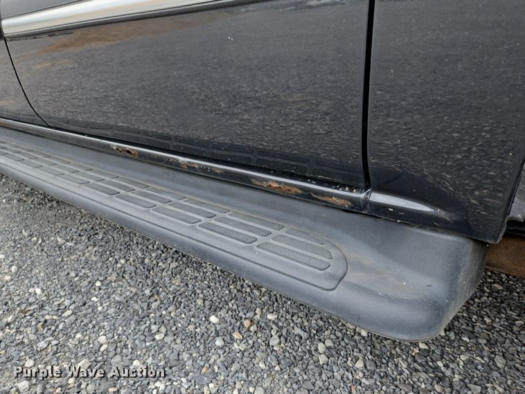 image for item DS5369 2005 Chevrolet Suburban Police SUV