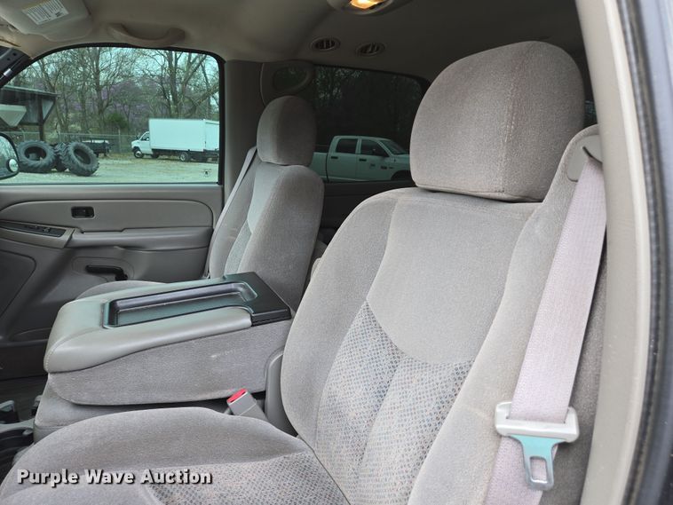 image for item DS5369 2005 Chevrolet Suburban Police SUV