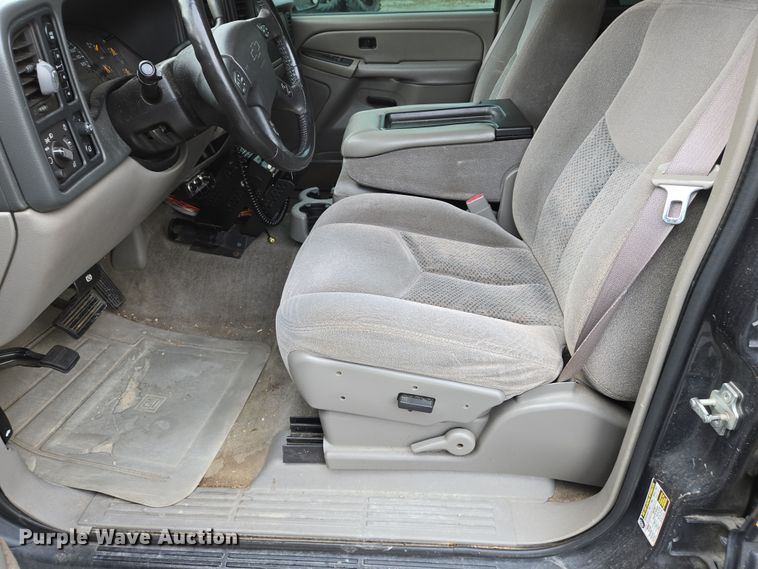 image for item DS5369 2005 Chevrolet Suburban Police SUV