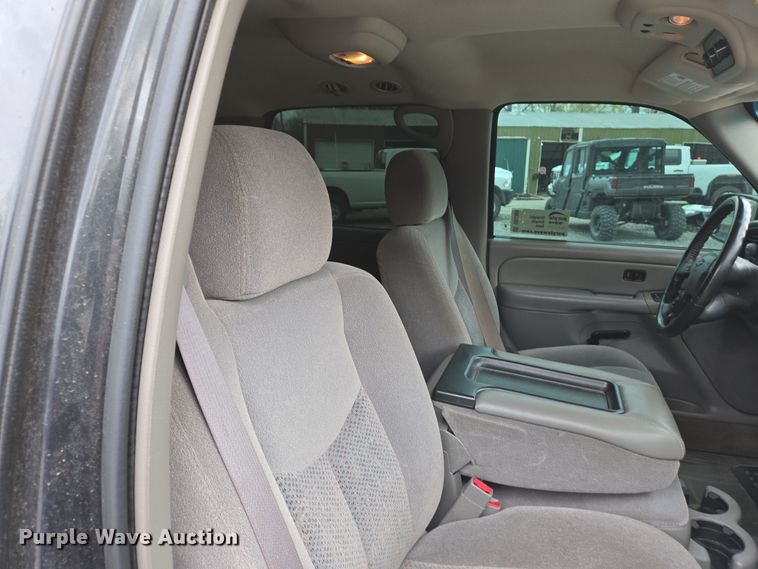 image for item DS5369 2005 Chevrolet Suburban Police SUV