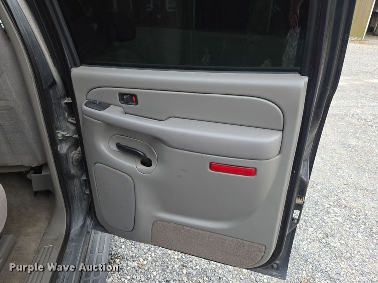 image for item DS5369 2005 Chevrolet Suburban Police SUV